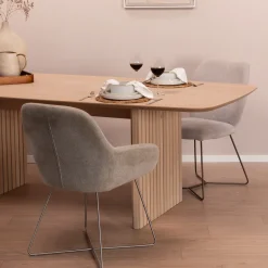 Eettafel Olaf Eiken, 220 x 105cm