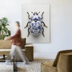 Wandkleed Blue Beatle in maat en frame naar keuze